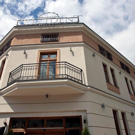 סרמסקי קרלובצ'י Premier Prezident Garni Hotel And Spa מראה חיצוני תמונה
