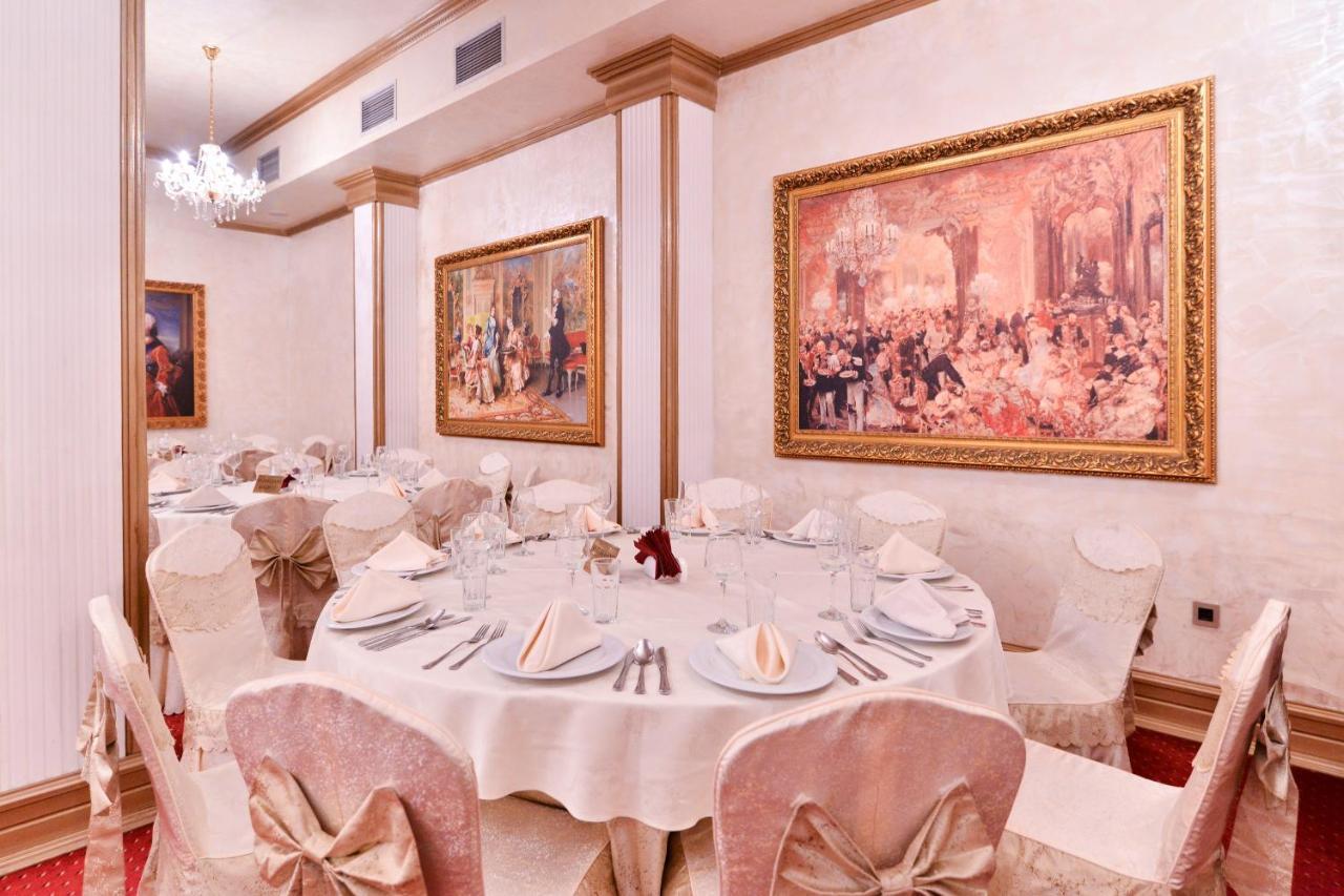 סרמסקי קרלובצ'י Premier Prezident Garni Hotel And Spa מראה חיצוני תמונה