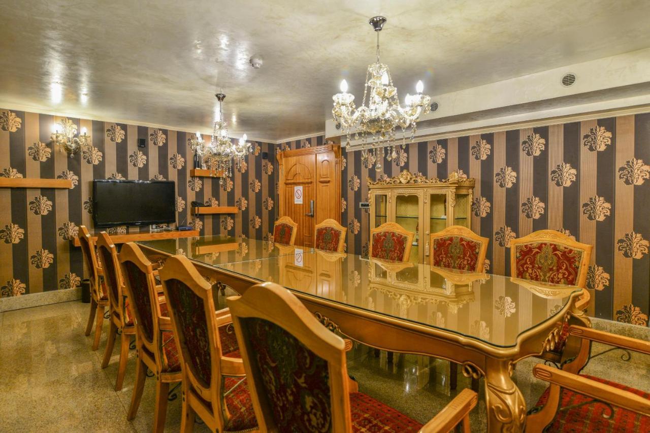 סרמסקי קרלובצ'י Premier Prezident Garni Hotel And Spa מראה חיצוני תמונה