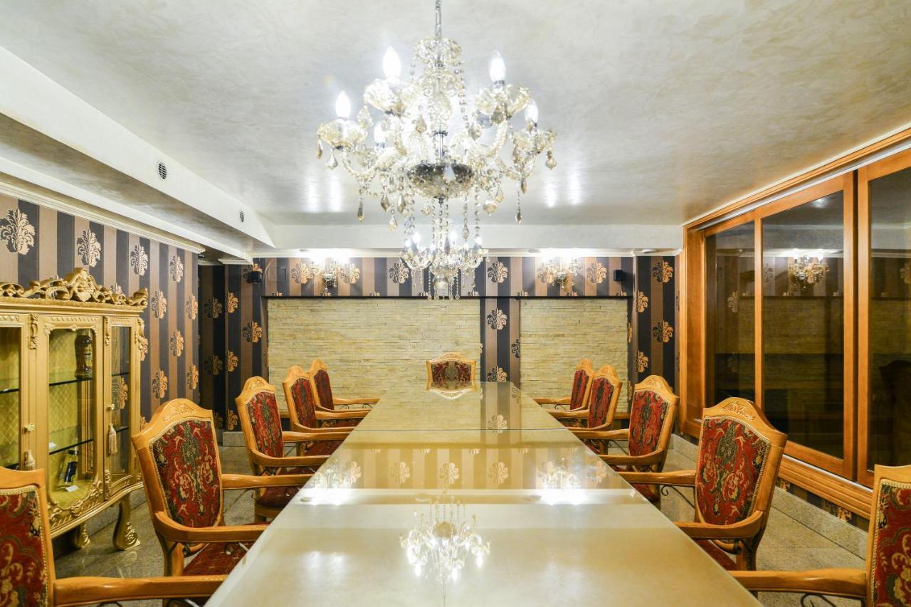 סרמסקי קרלובצ'י Premier Prezident Garni Hotel And Spa מראה חיצוני תמונה