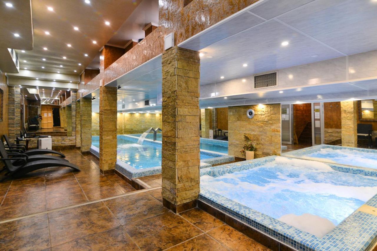 סרמסקי קרלובצ'י Premier Prezident Garni Hotel And Spa מראה חיצוני תמונה