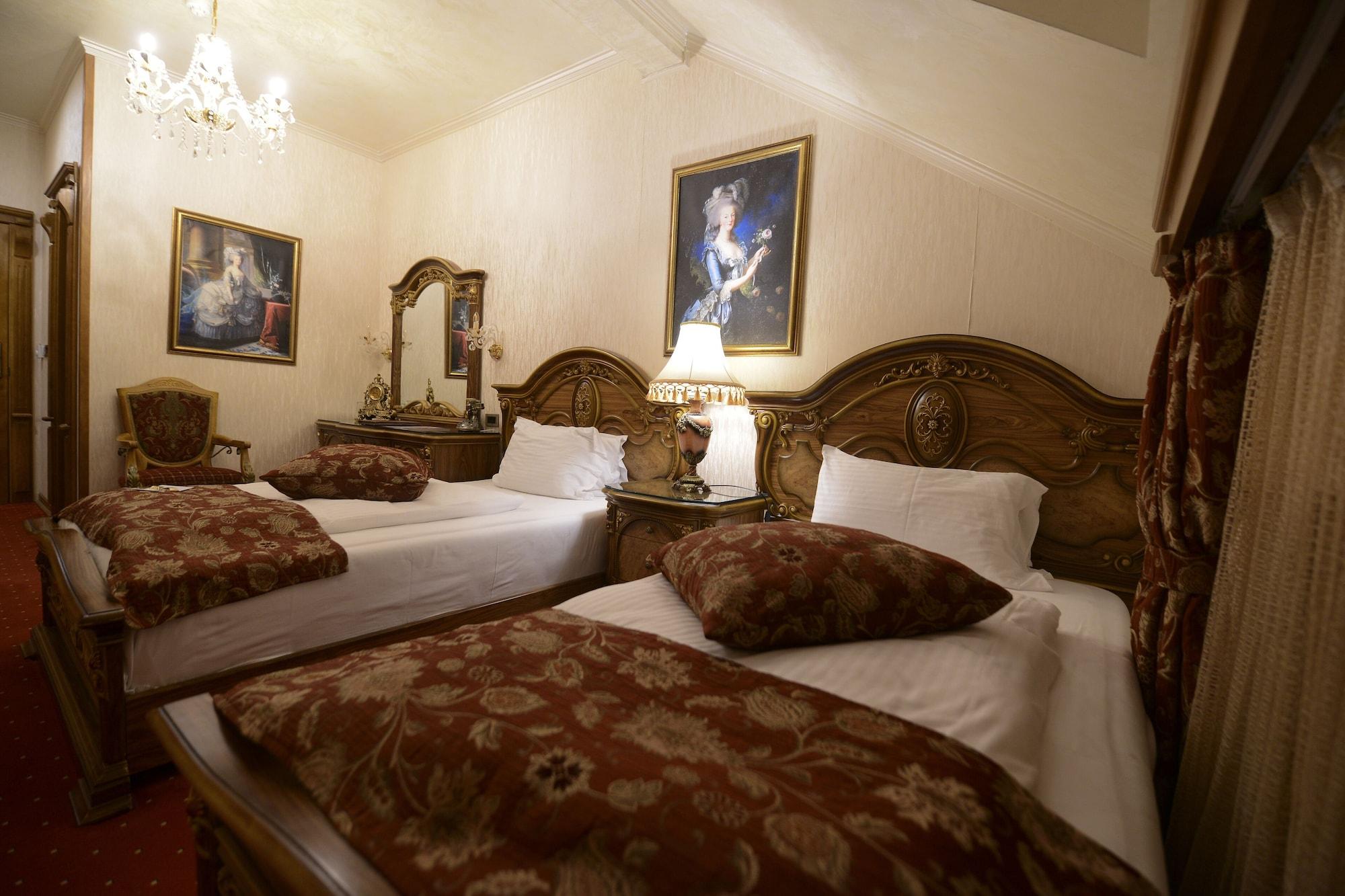 סרמסקי קרלובצ'י Premier Prezident Garni Hotel And Spa מראה חיצוני תמונה