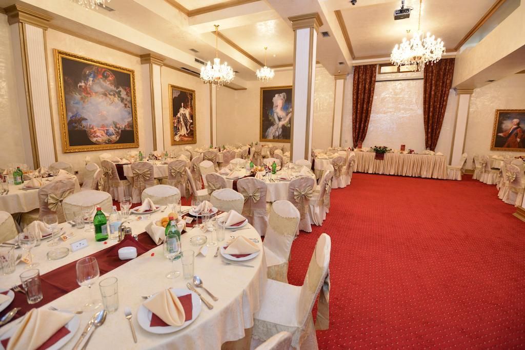 סרמסקי קרלובצ'י Premier Prezident Garni Hotel And Spa מראה חיצוני תמונה